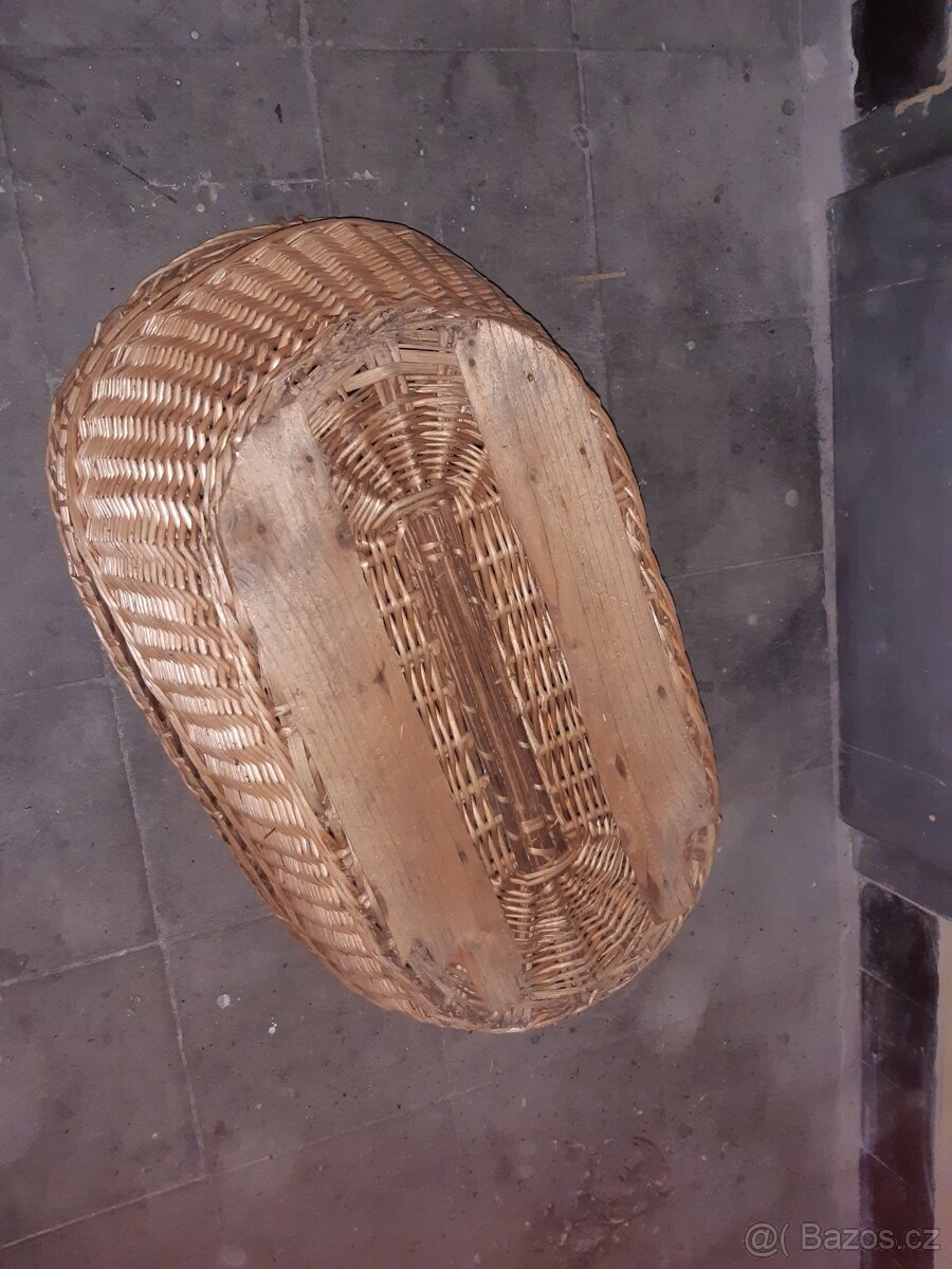 Velký proutěný koš. - 3