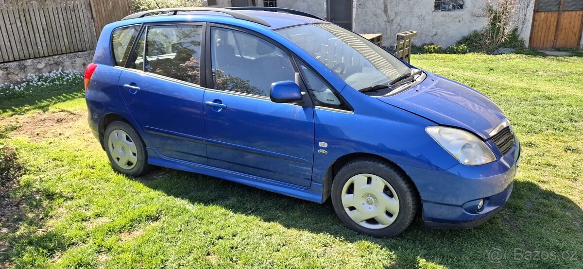 Toyota Corolla Verso - 3