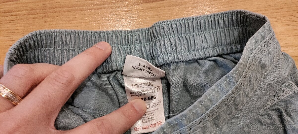 Elegantní 3/4 kalhoty vel. 104 - 3