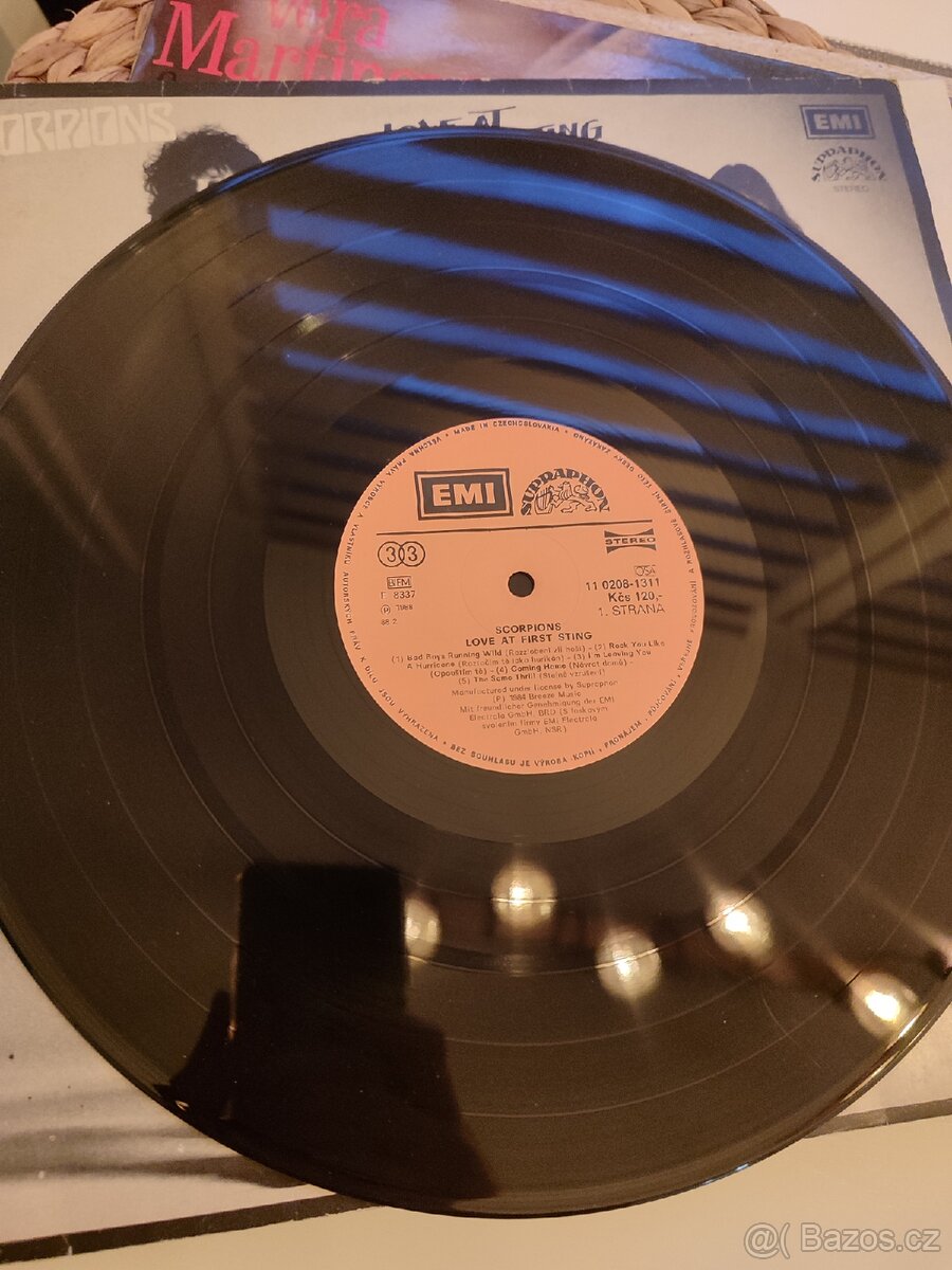 LP Scorpions Love at first sring 1984 - 3