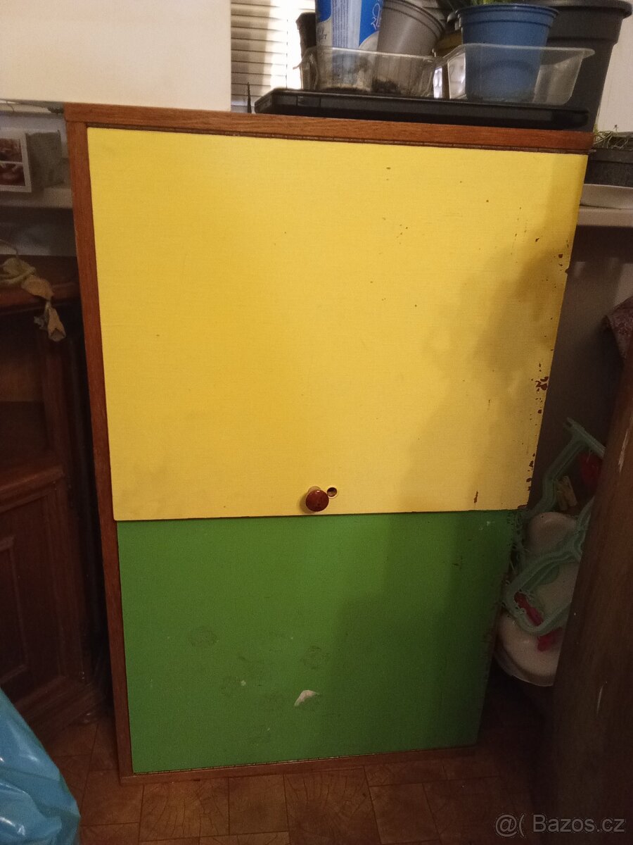 Tři stejné skříňky i jefnotlive - 3