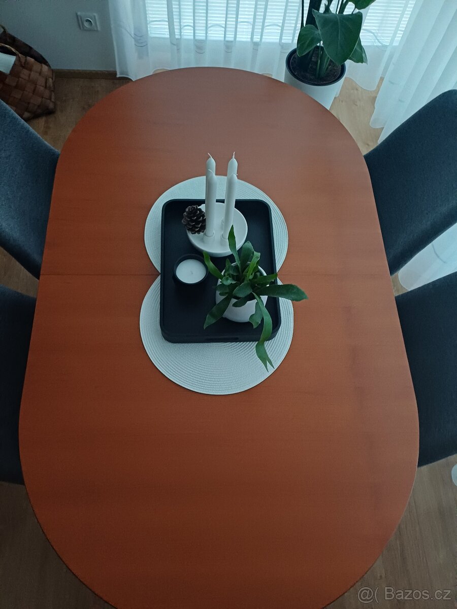 Jídelní stůl - 3
