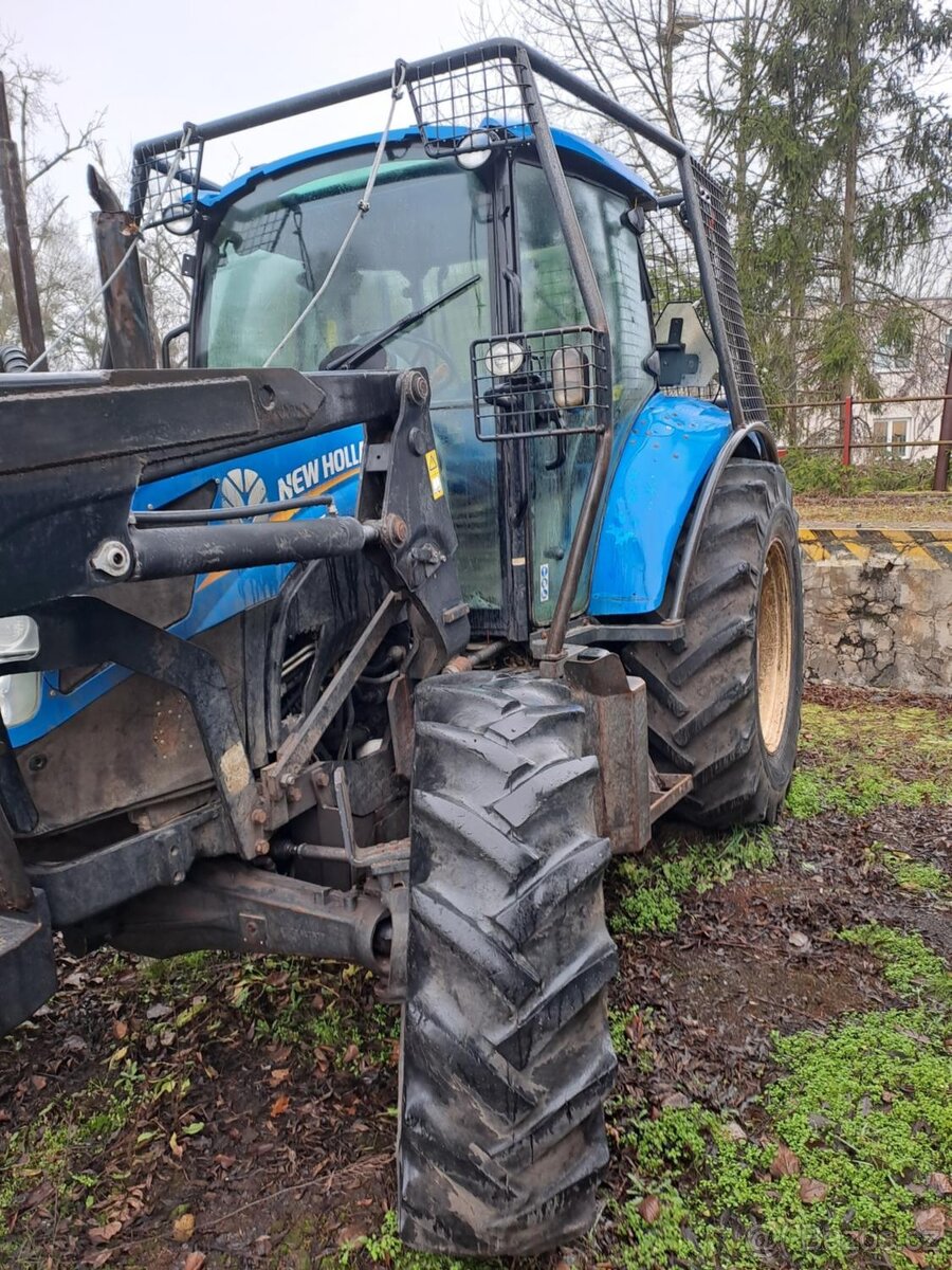 Traktor s lesnickou nástavbou New Holland T5.95 - 3