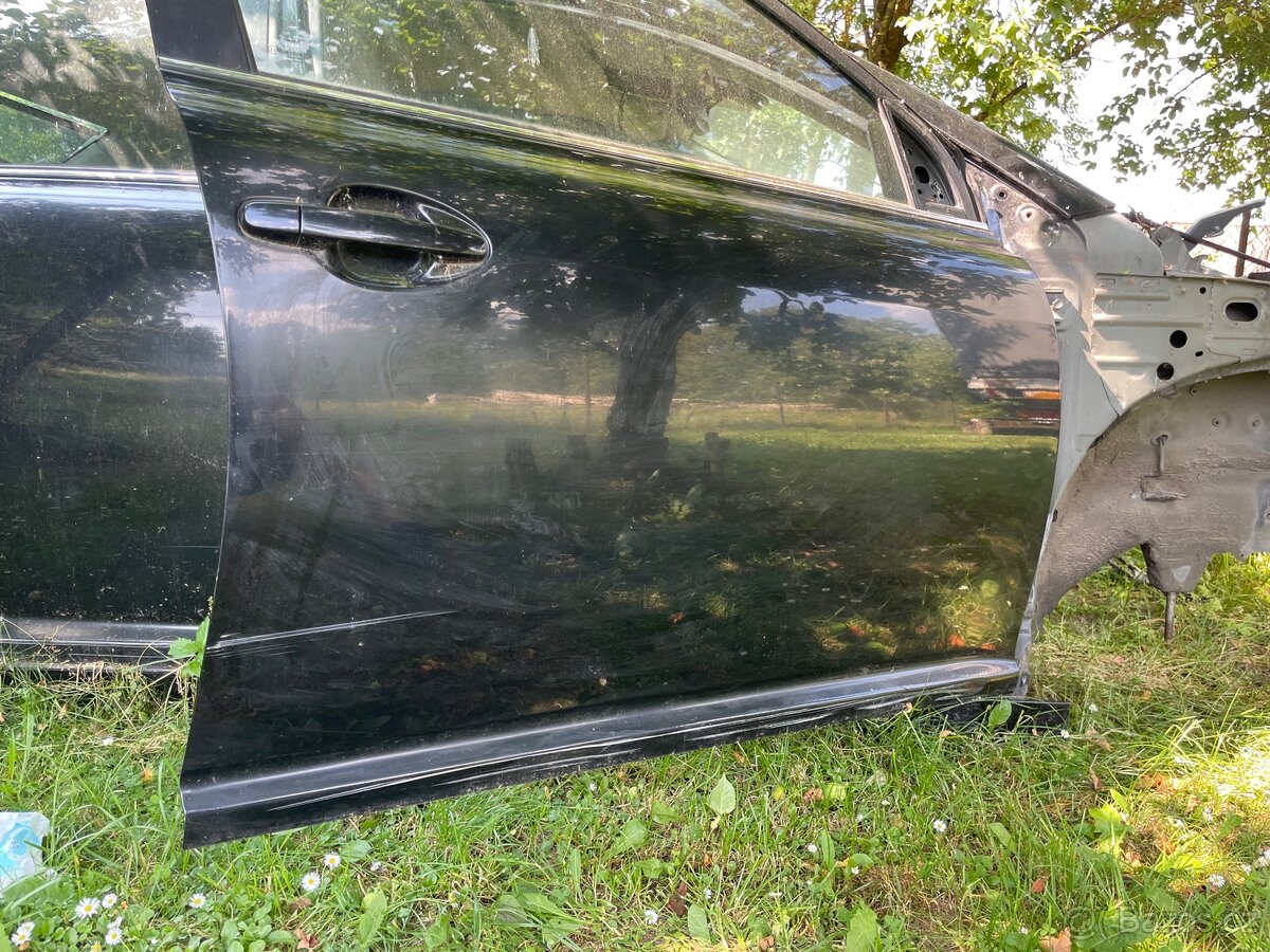 toyota avensis 2007 sedan dveře - 3