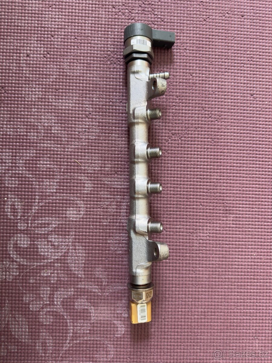 Vstřikovací lišta 03L130089J 2.0 TDI nová - 3