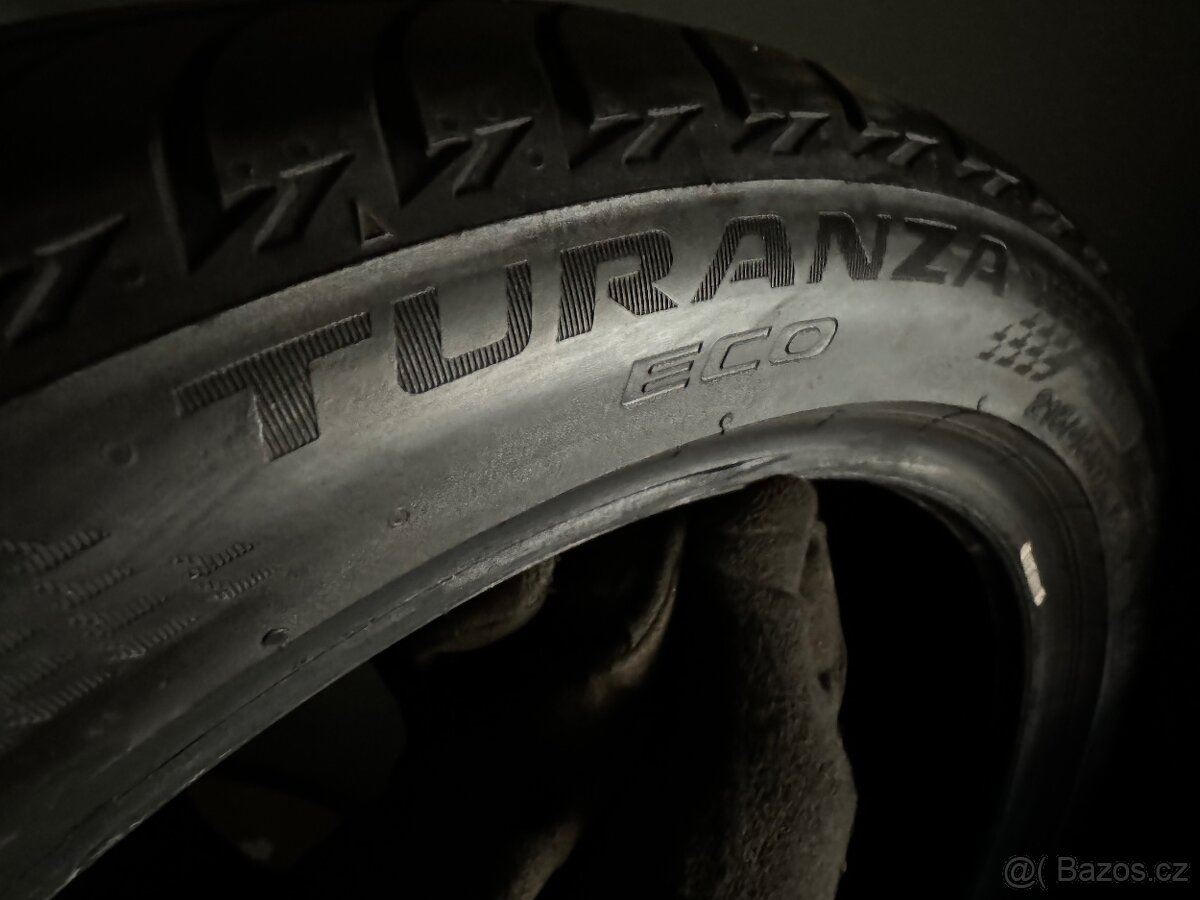 Bridgestone Turanza 215/45 R17 - 3