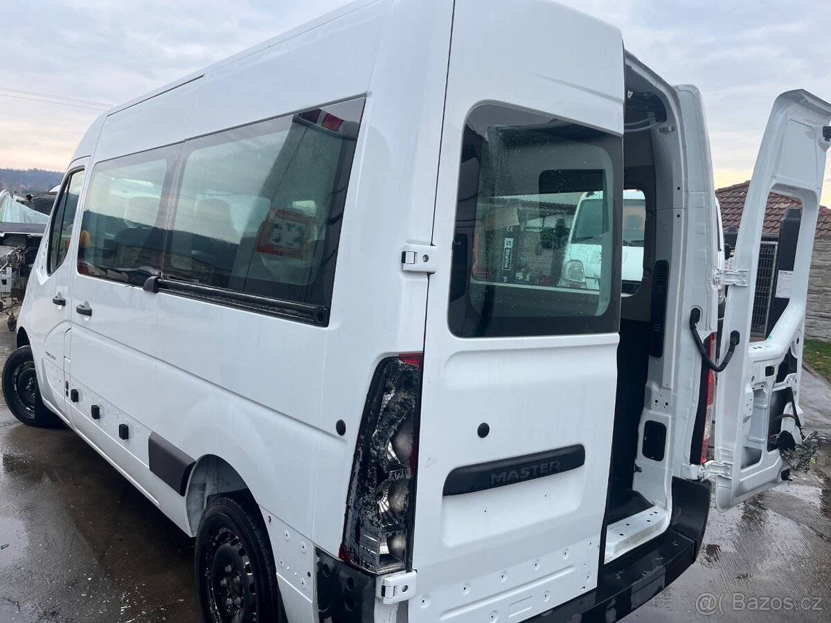 Náhradní díly z Renault Master, skříň BUS - 3