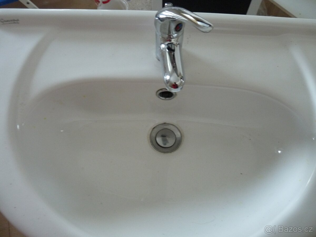 Umyvadlo se skříňkou - 3