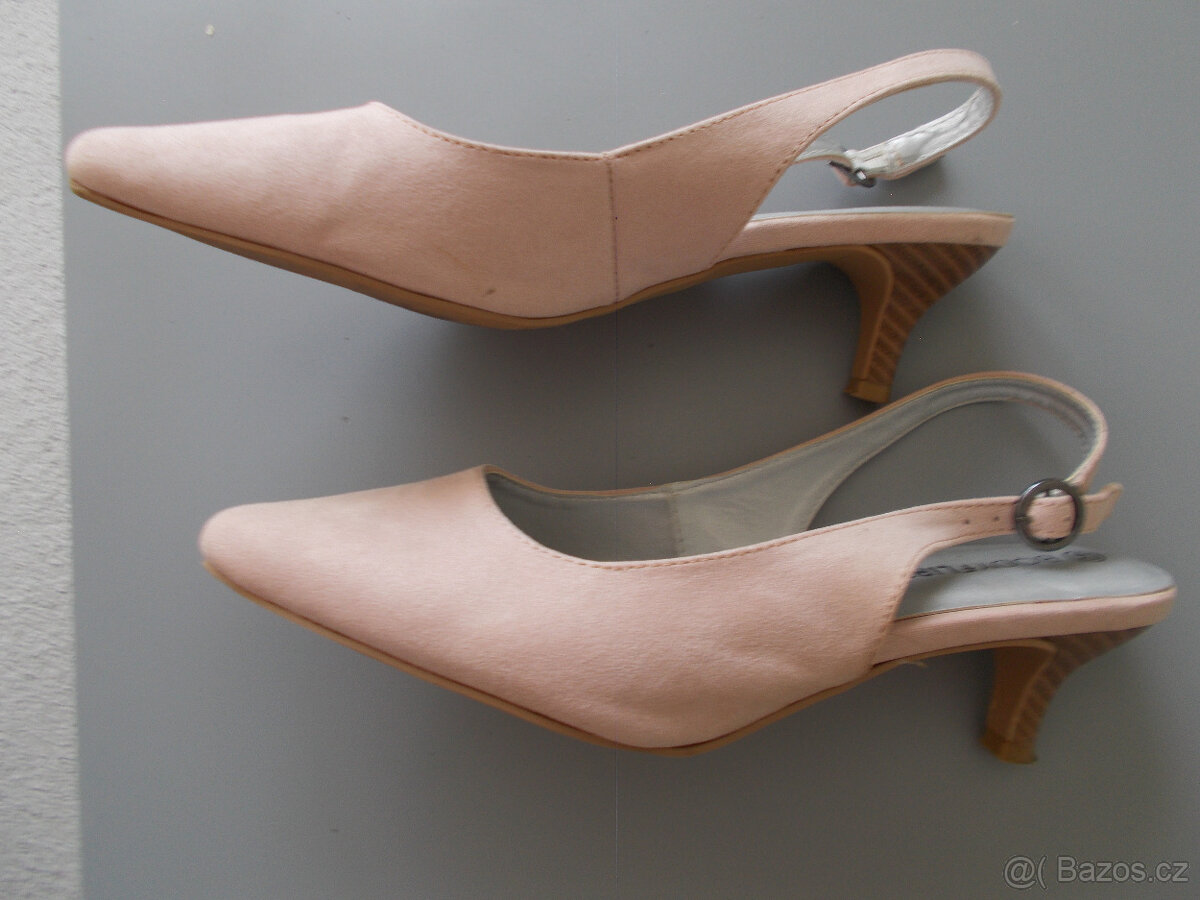 Dámské střevíčky a tenisky - 3