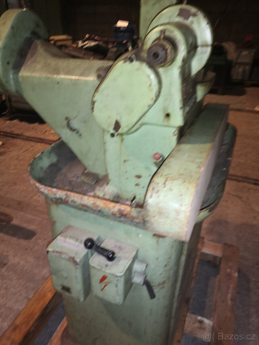 Odvalovací frézka Mikron - 3