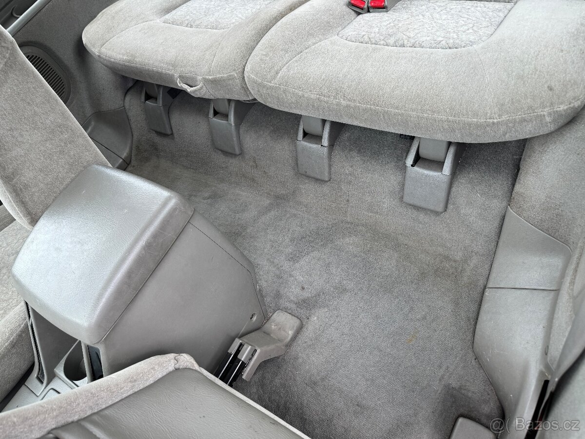 Interiér, plasty a sedačky Nissan Patrol Y61 3dv.