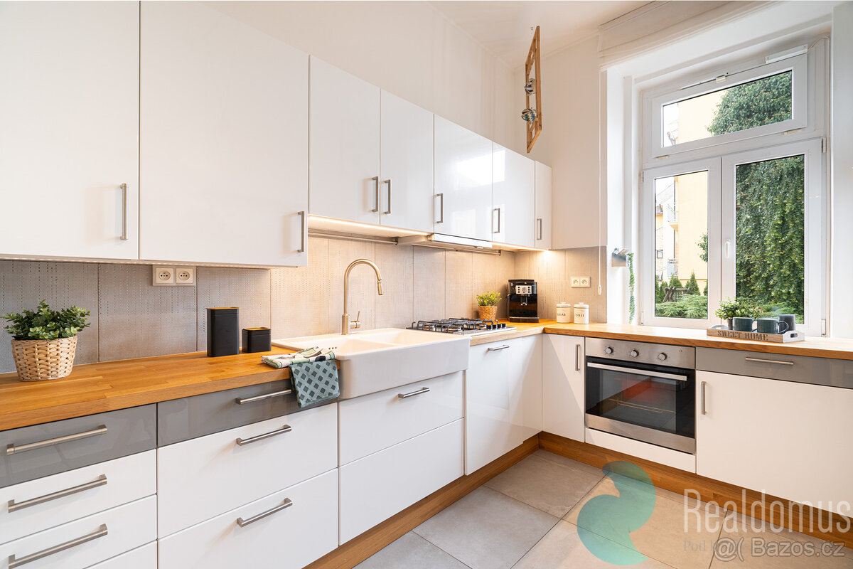 Prodej, byt 3+1 po kompletní rekonstrukci, J. Š. Baara, Česk - 3