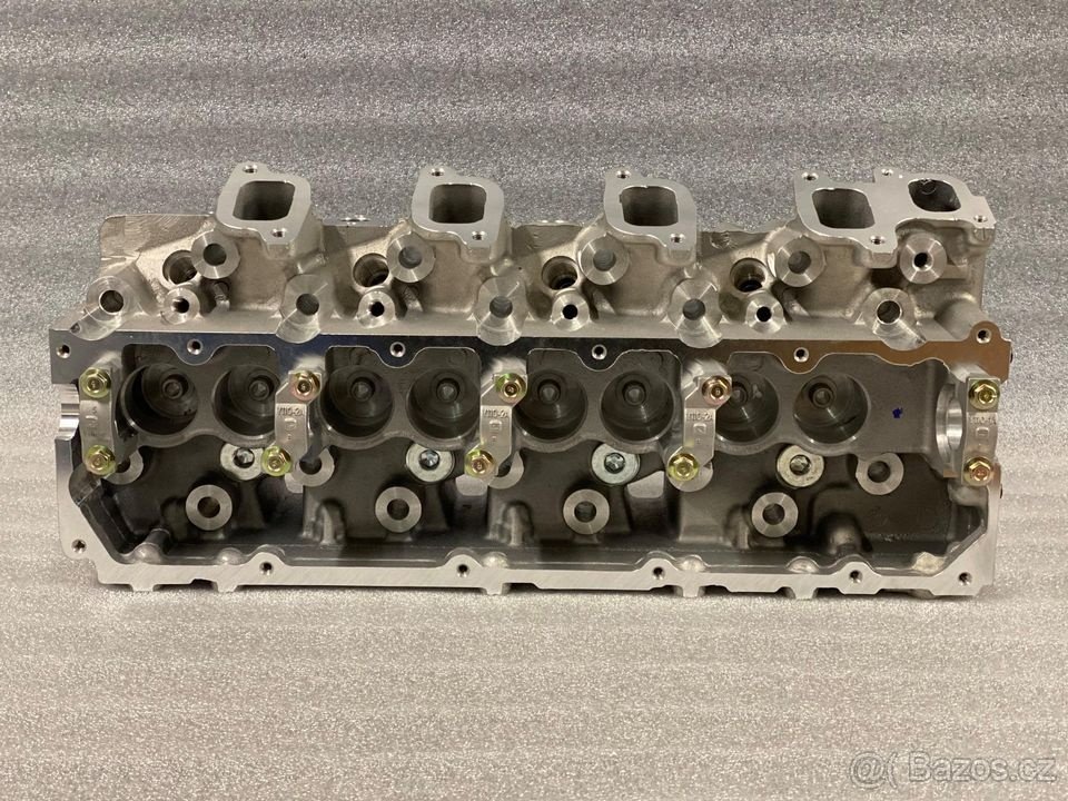 Hlava valcov motora Toyota Land Cruiser 1KZT 1KZT-E - 3
