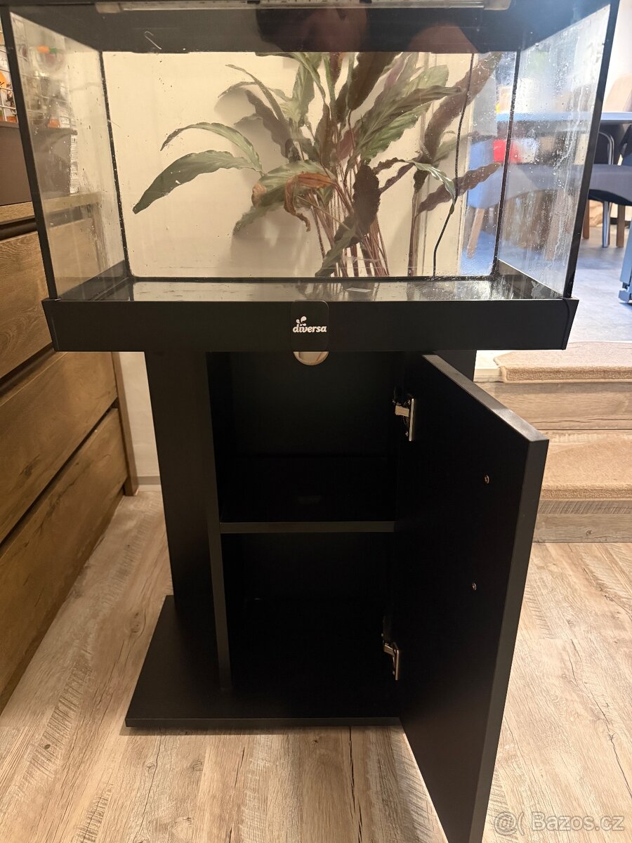 Akvárium 60l a skřínku - 3