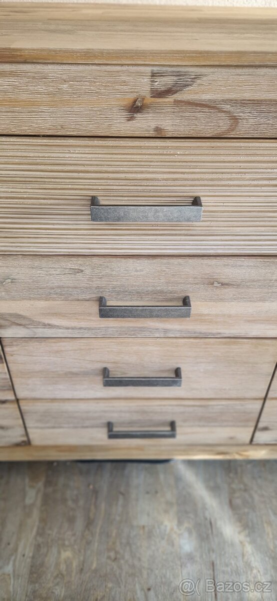 🌿 Masivní komoda z přírodního dřeva – 4 zásuvky + 2 dvířka - 3