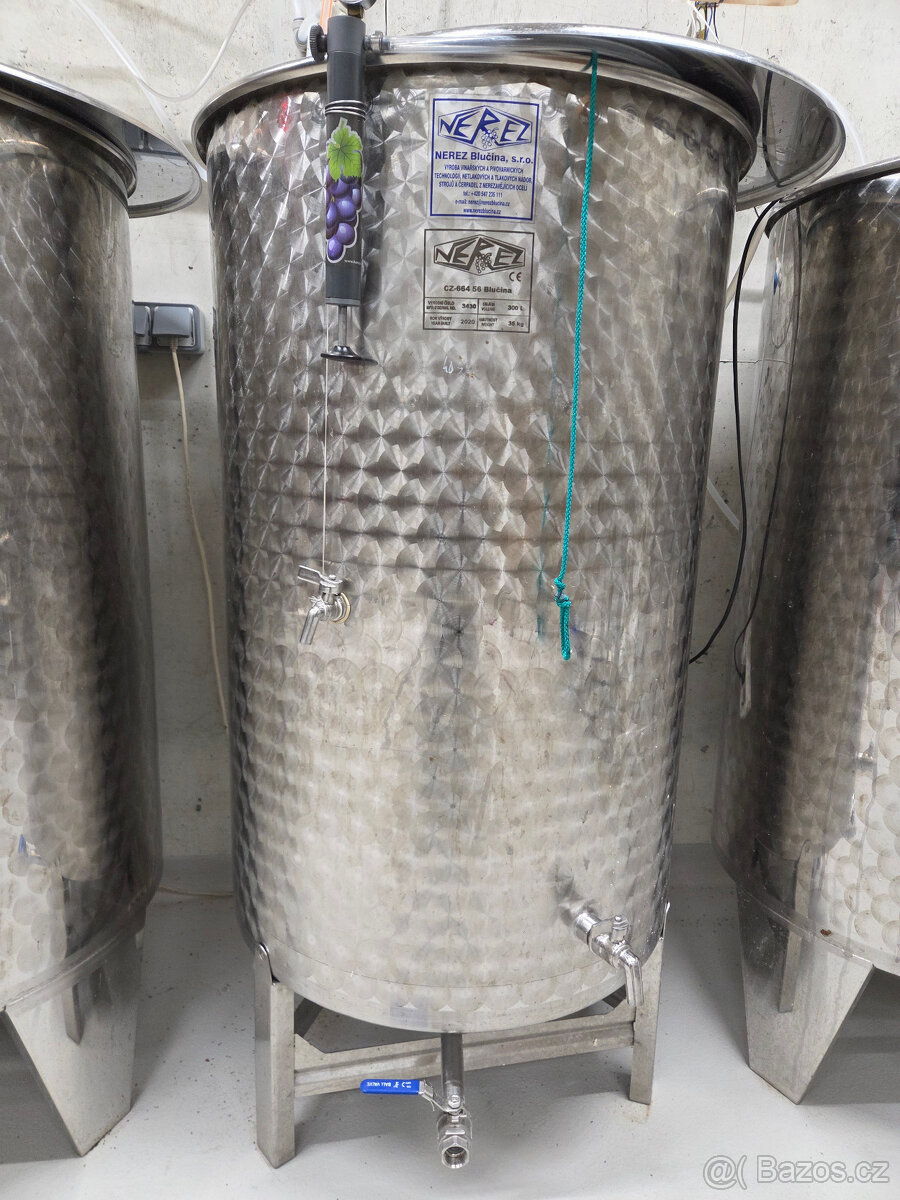 Nerezová nádoba na víno 200l, 300l - 3