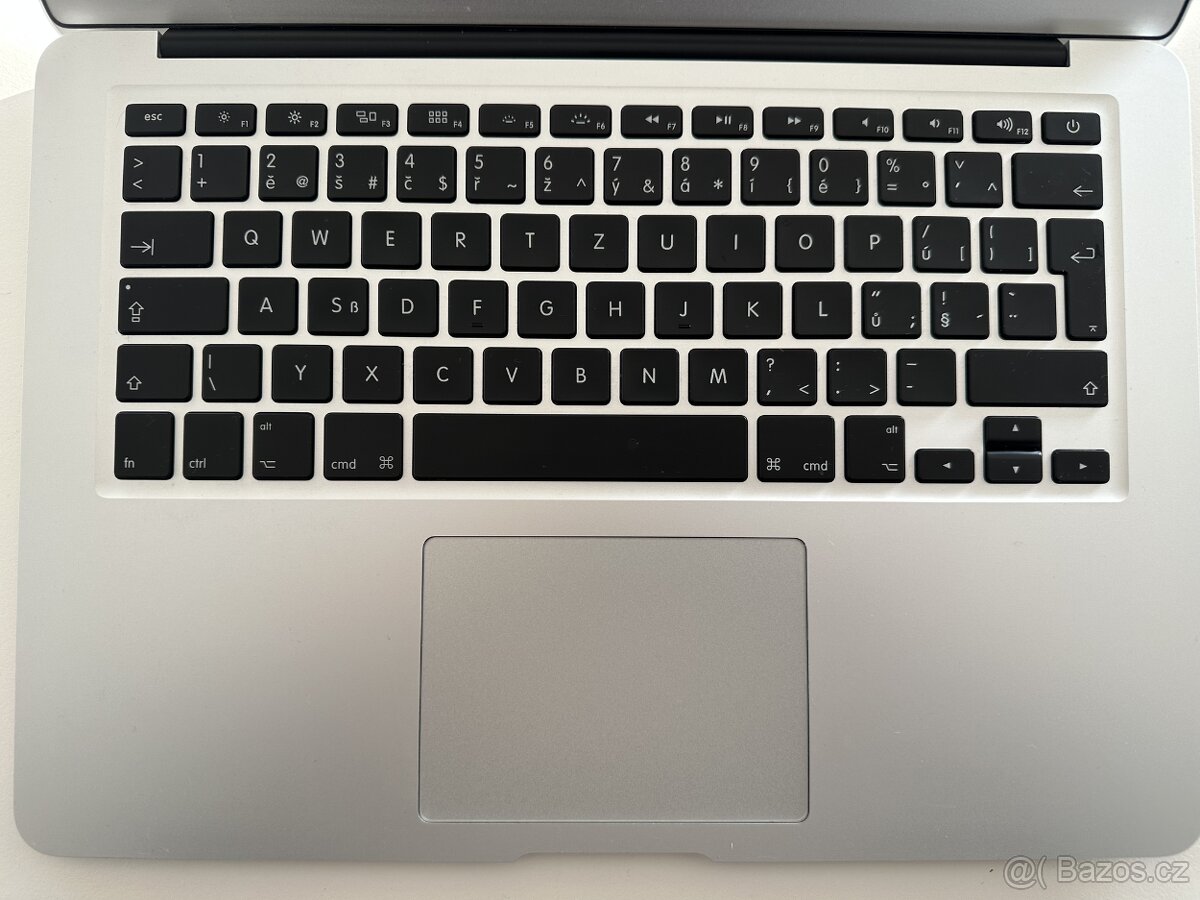 MacBook Air 13” A1466 Core i5 1.6 GHz, 4 GB RAM, 128GB - 3