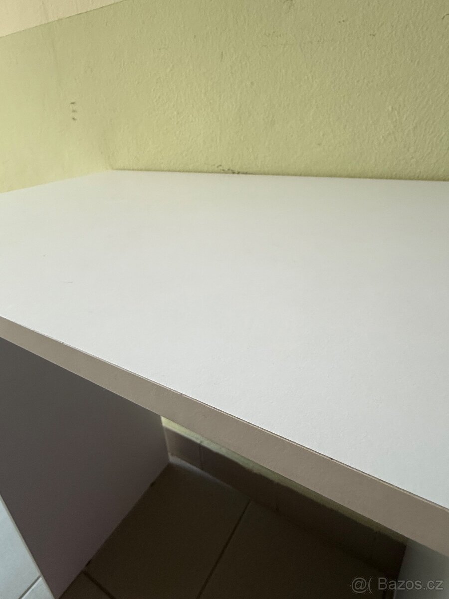 Pracovní stůl - 3