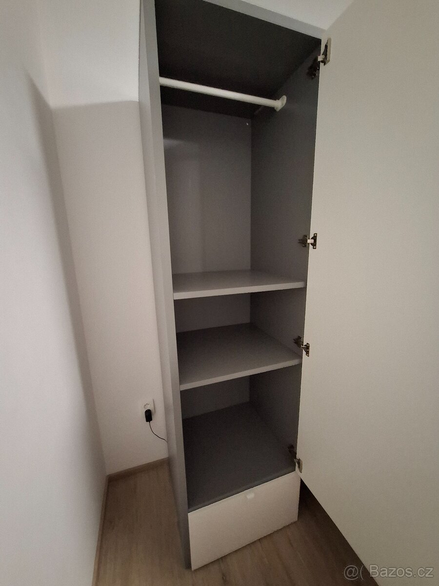 Šatní skříň - 3