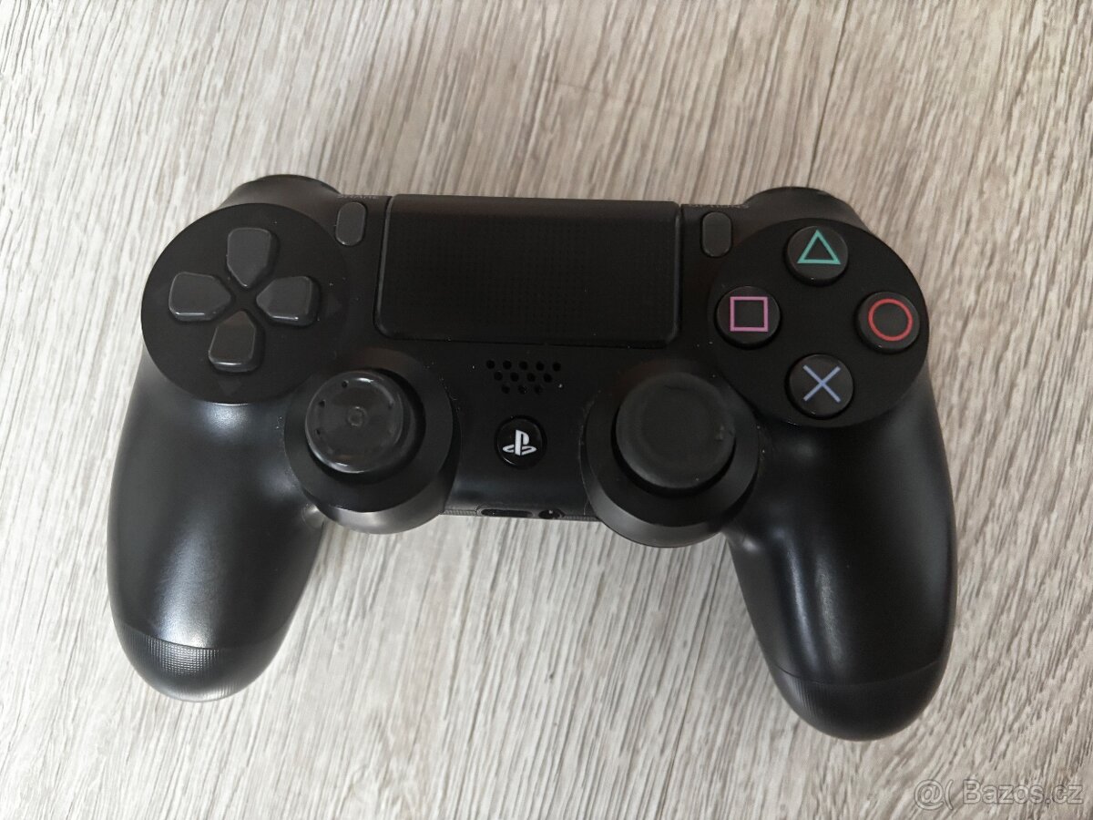 PlayStation 4 - 3