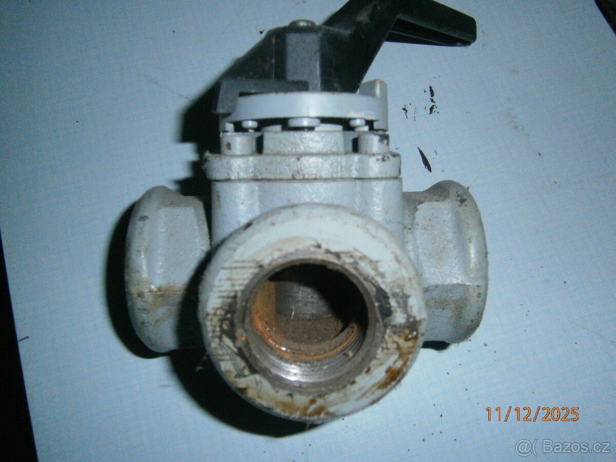 třícestný ventil - 3