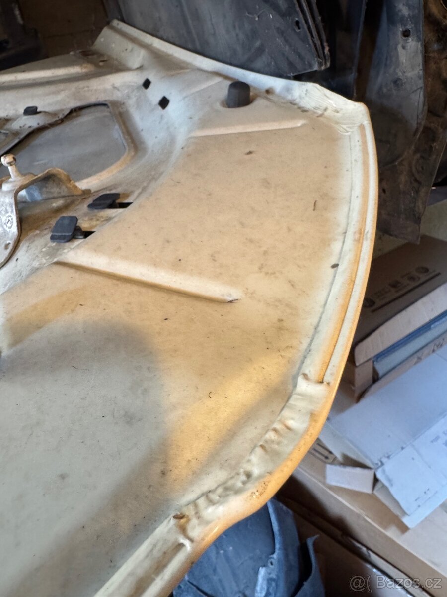 VW Passat b6 kapota - 3