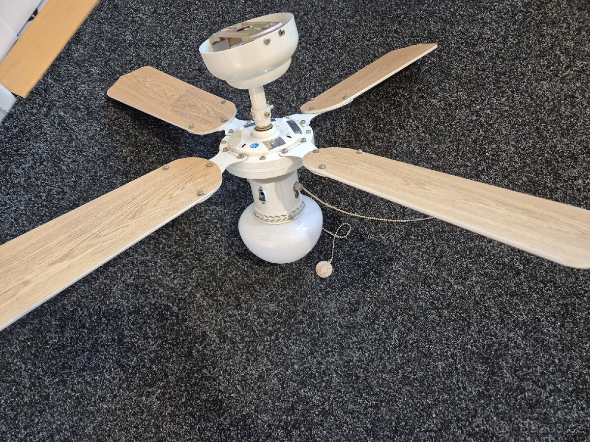 Stropní ventilátor se světlem - 3