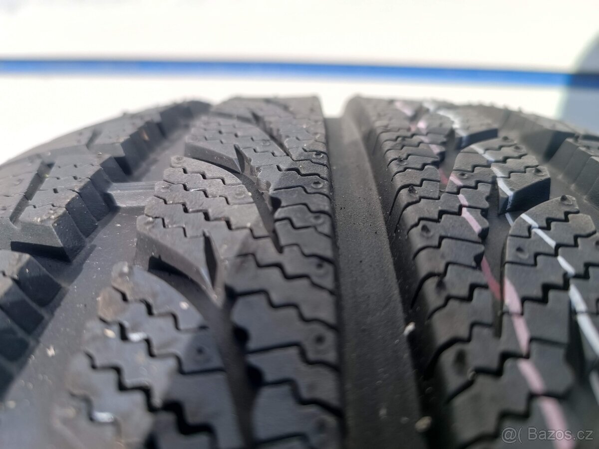 502. NEJETÉ 2X Zimní pneu Kumho 225/50/16 - 3