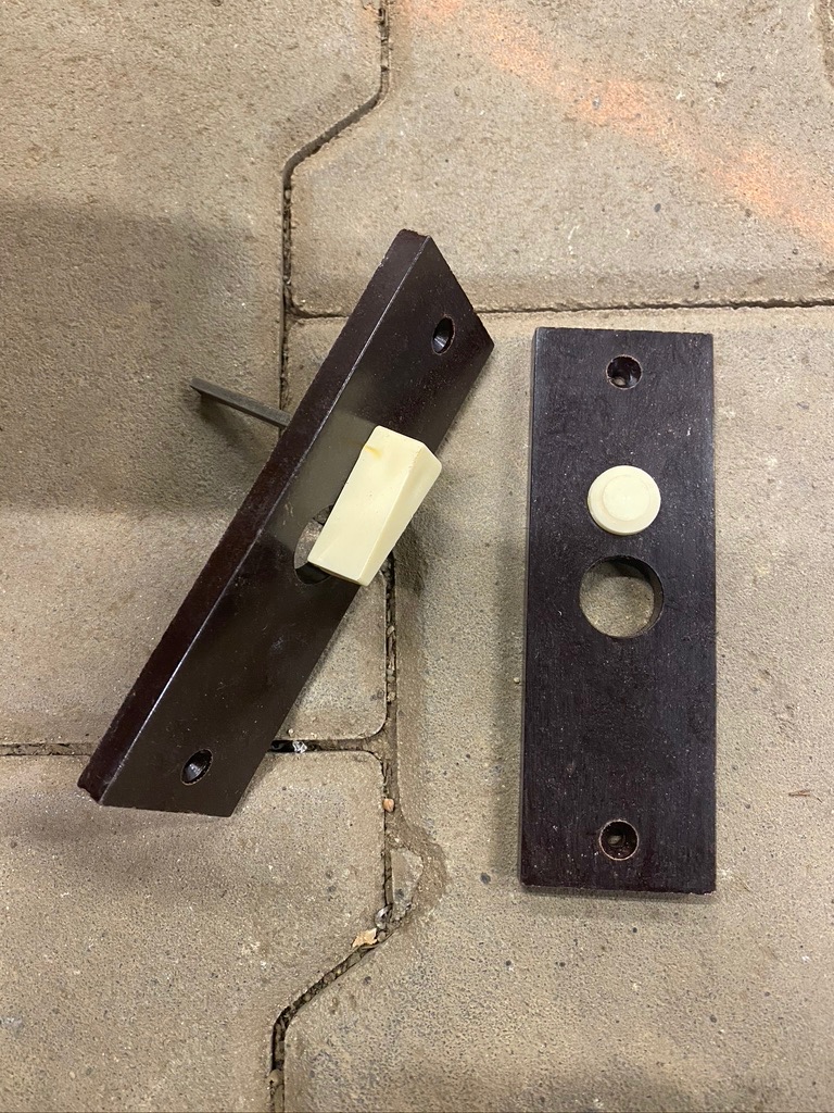 Nové kování, kliky, kukátka... - 3