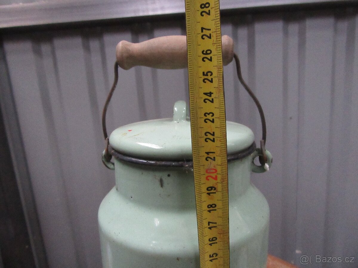 Nabízím krásnou starožitnou smaltovanou bandasku. Neteče. N - 3