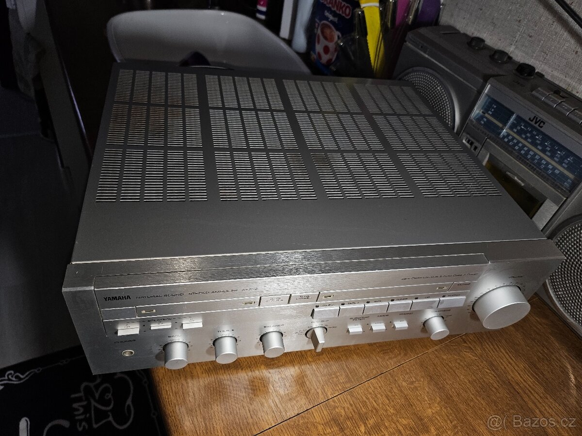 Prodám krásný dynamický Zesilovač Yamaha A720- 2+105 DO 8OHM - 3
