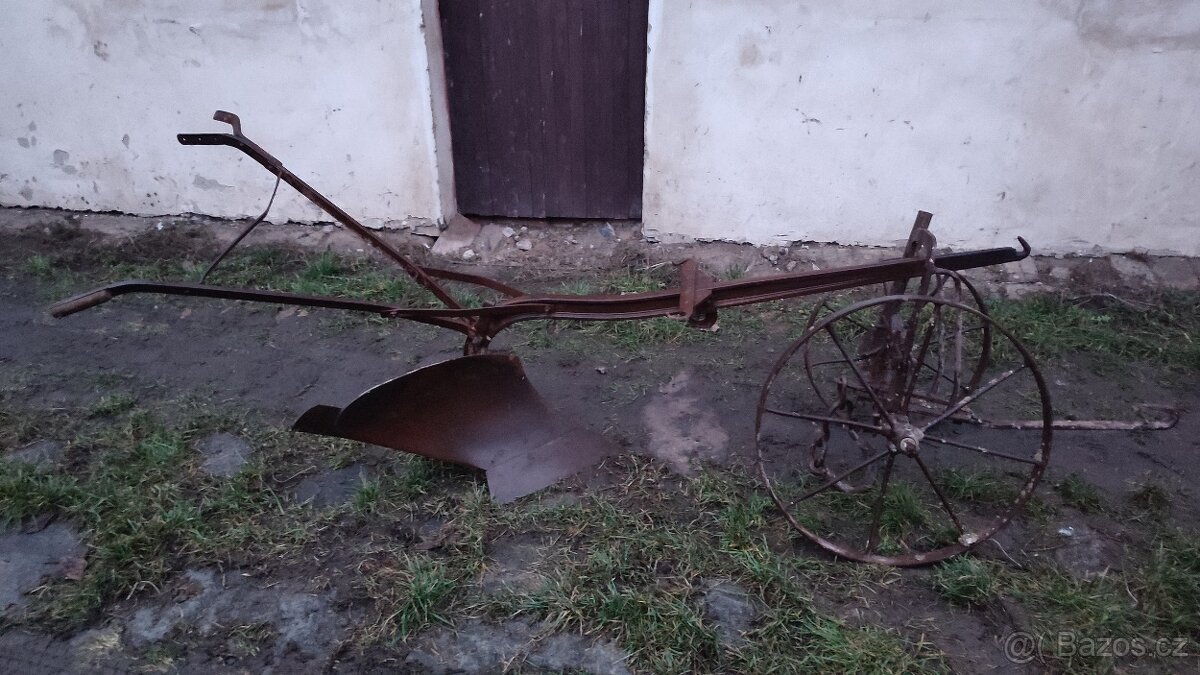 Prodám historické zemědělské stroje - 3