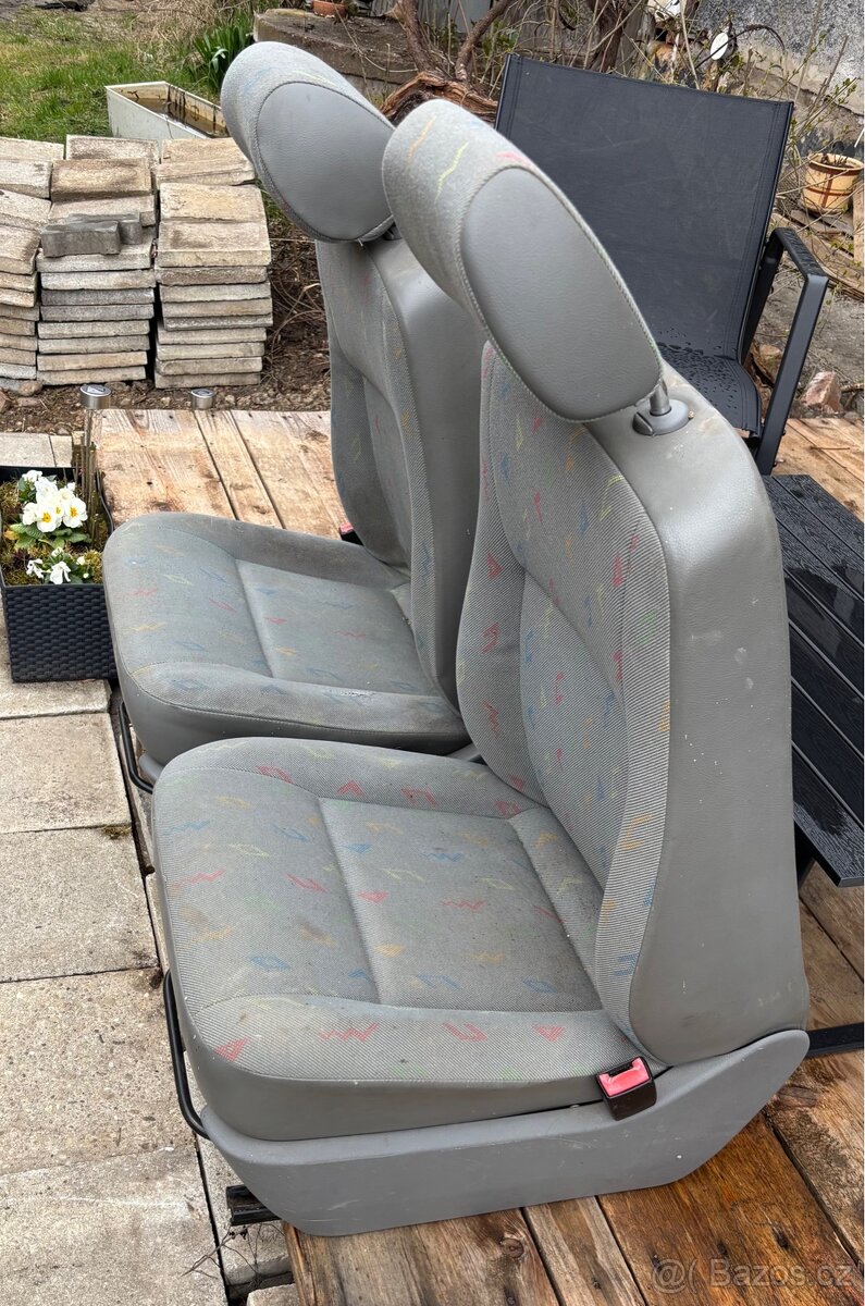 Predni sedacky VW T5 - 3
