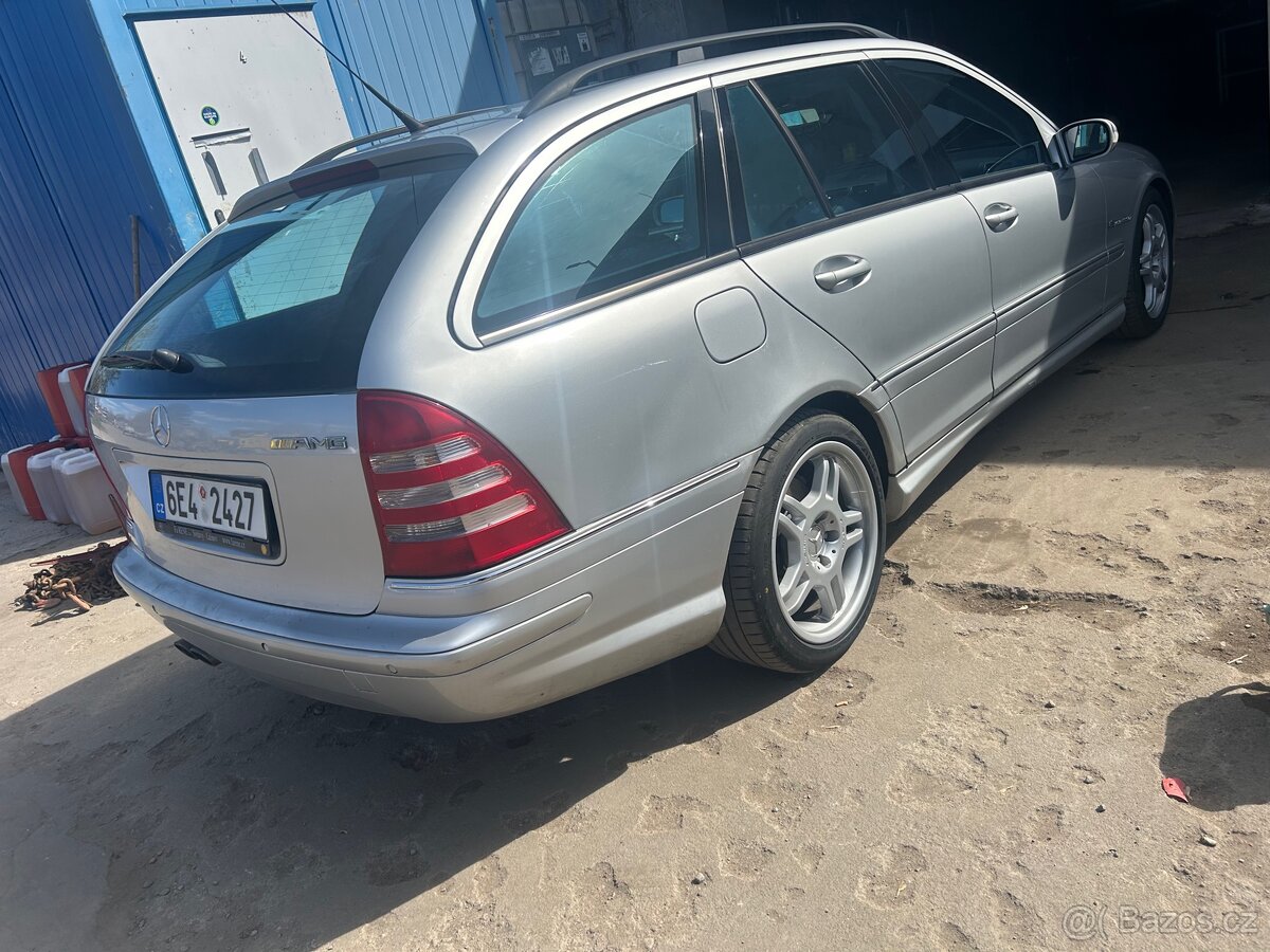 Mercedes Benz C32 AMG - 3