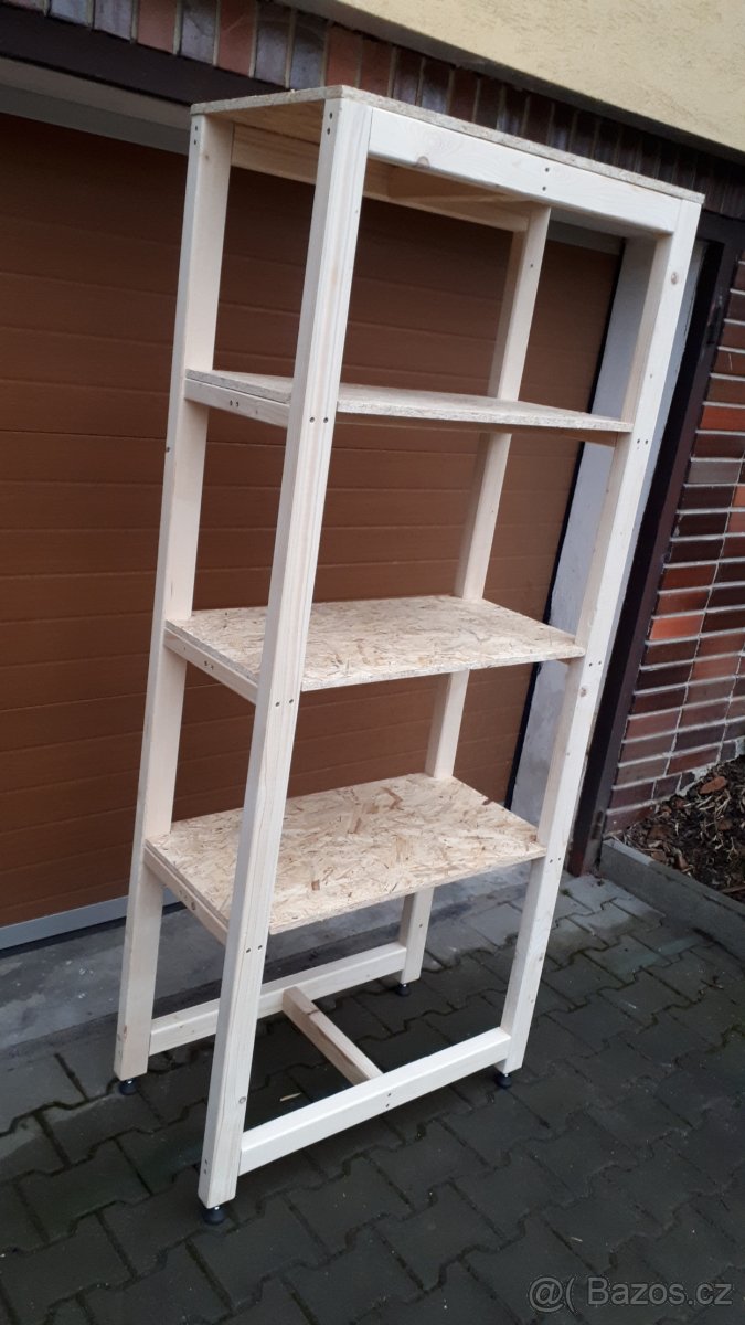 Dřevěný regál - 3