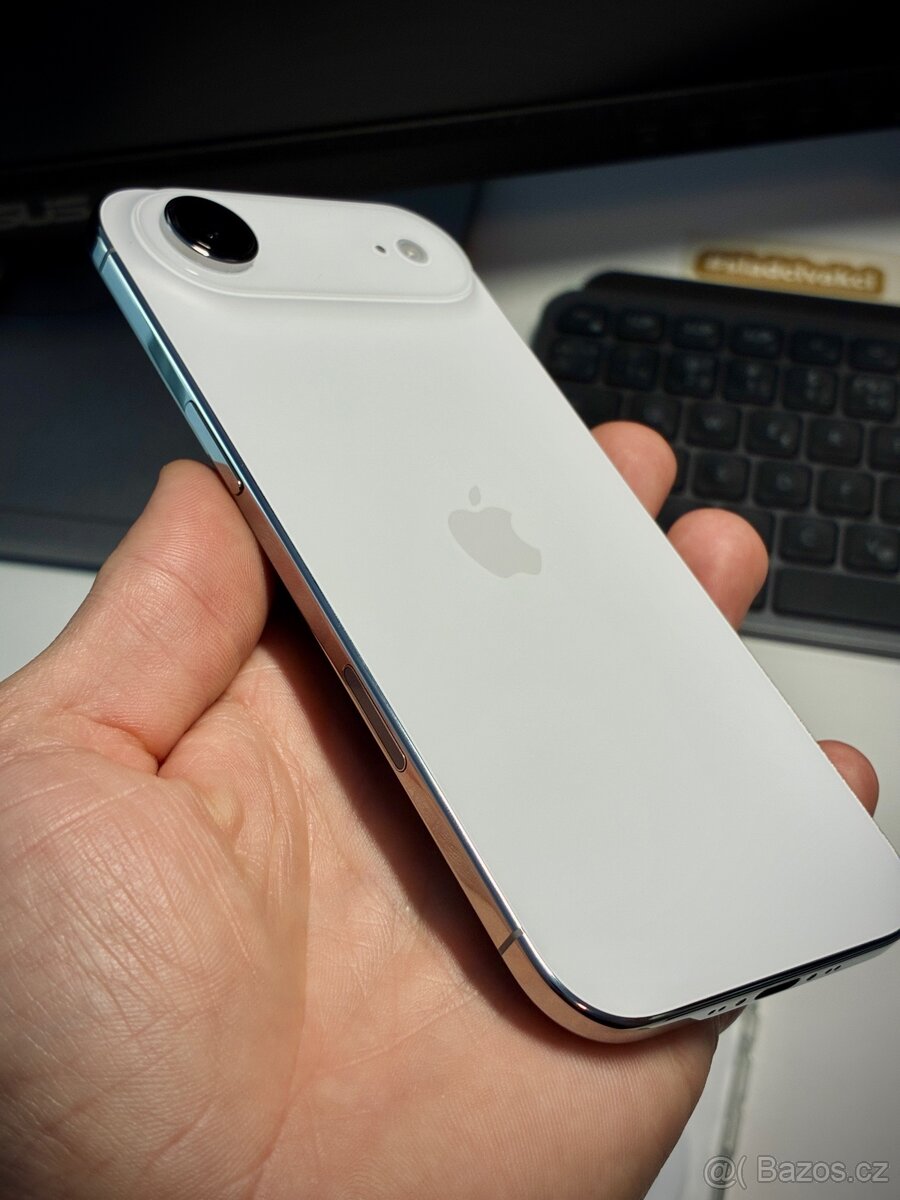 IPhone 17 Air + Pitaka - 3