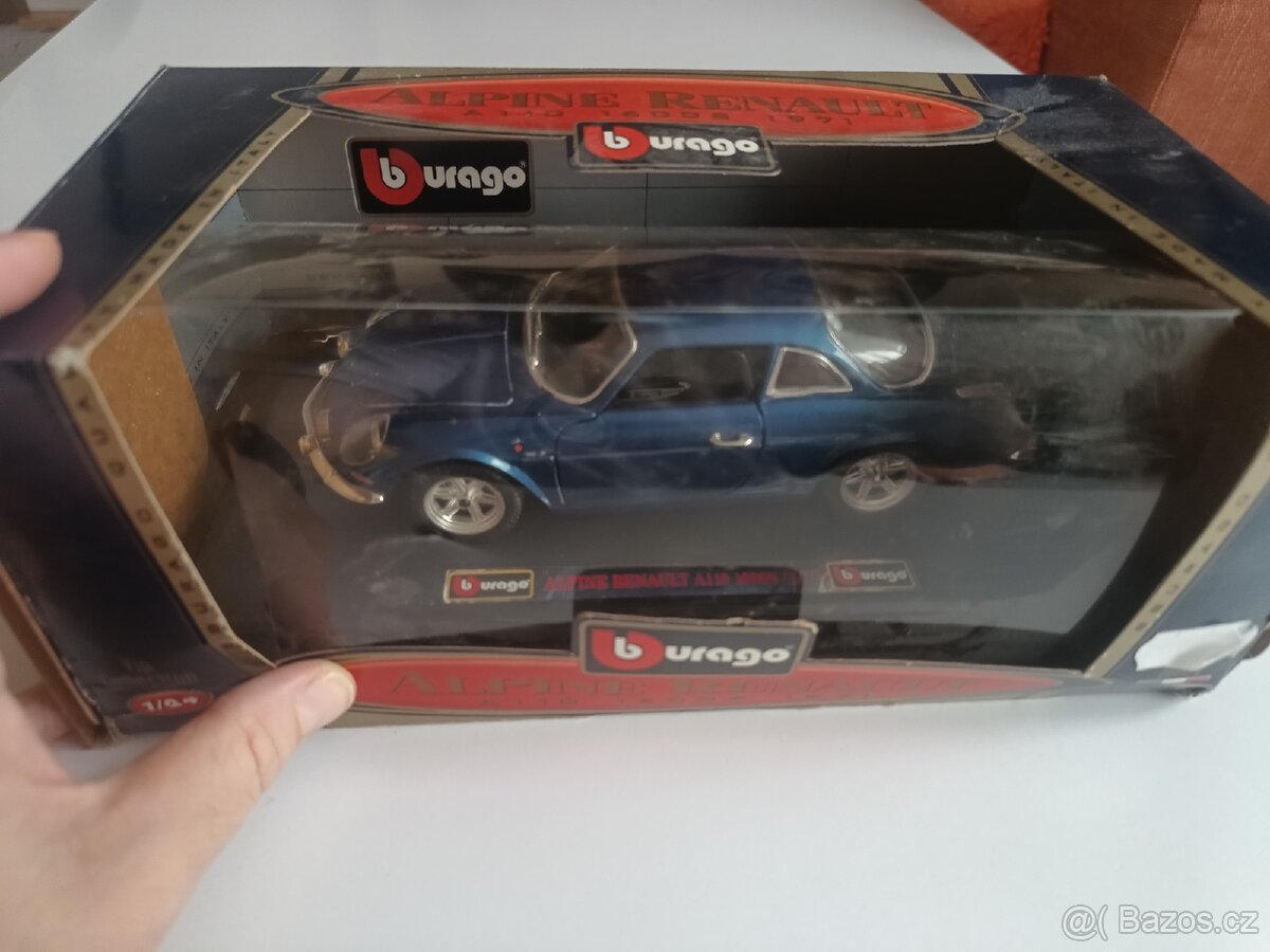 Modely aut 1:24 Renault - 3