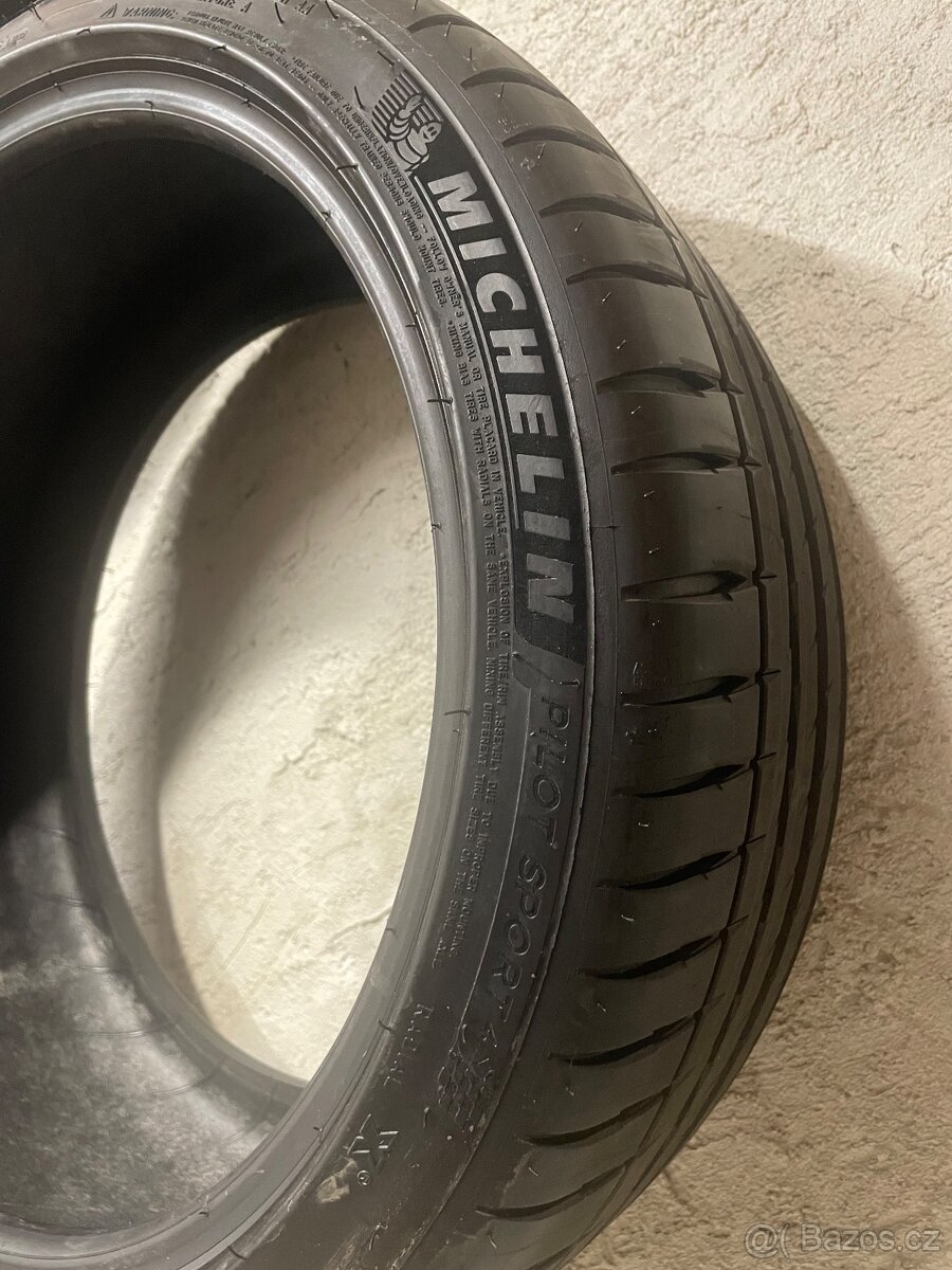 Nove Michellin pilot sport 225/40 R18 - 3