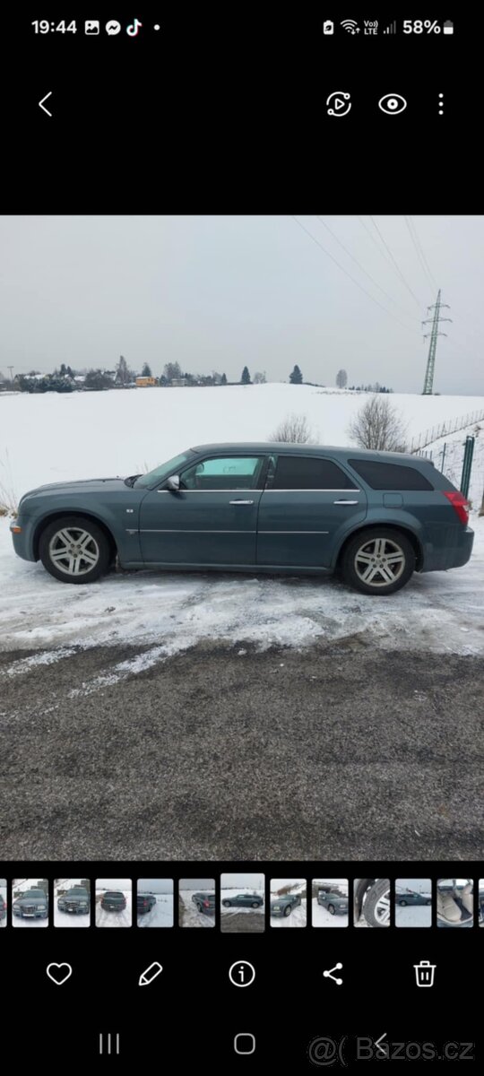 Osobní automobil Chrysler 300c - 3