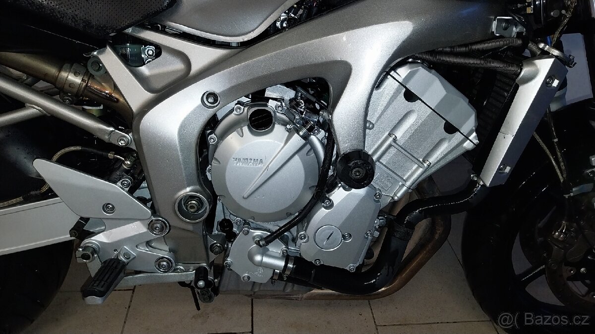 Yamaha Fazer 600 - 3