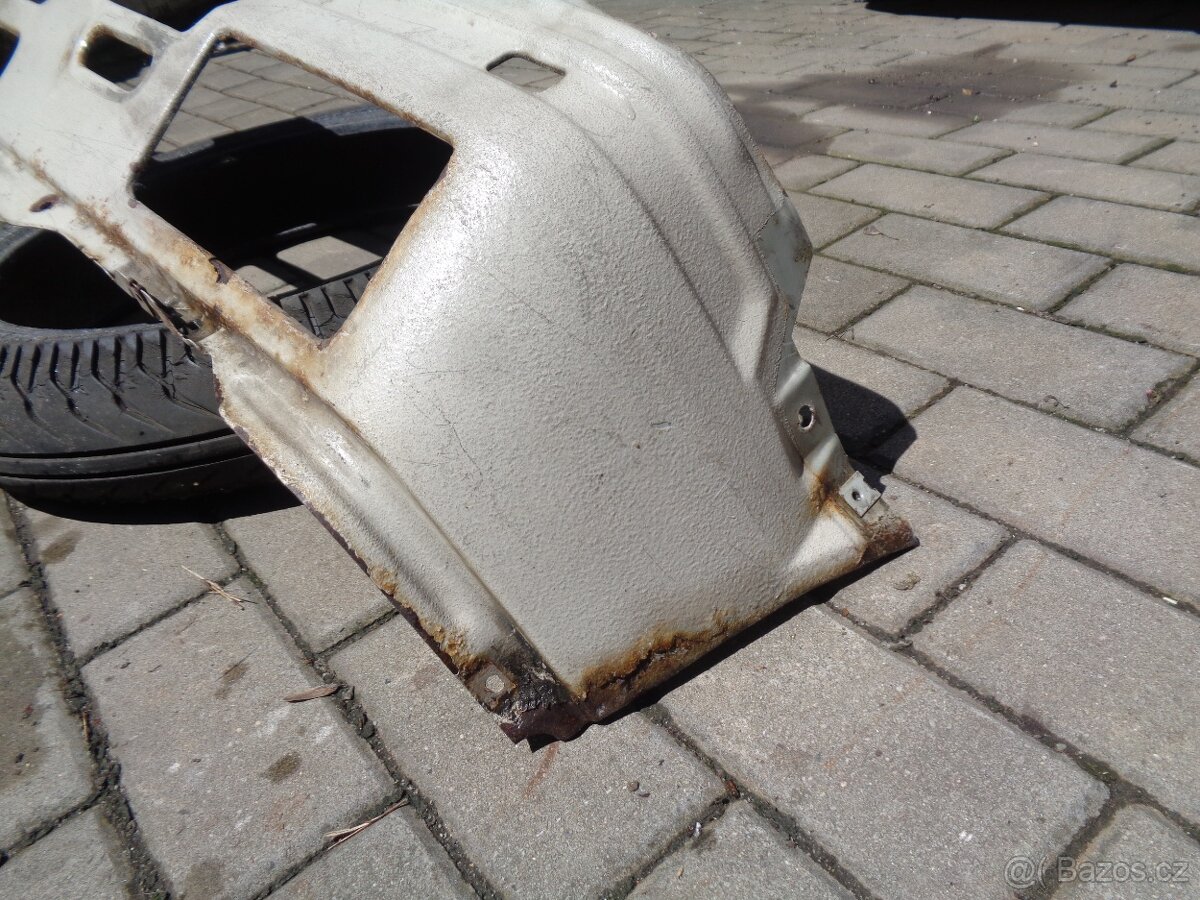 BMW 3 E30 spodní část předního čela 41331916986 - 3