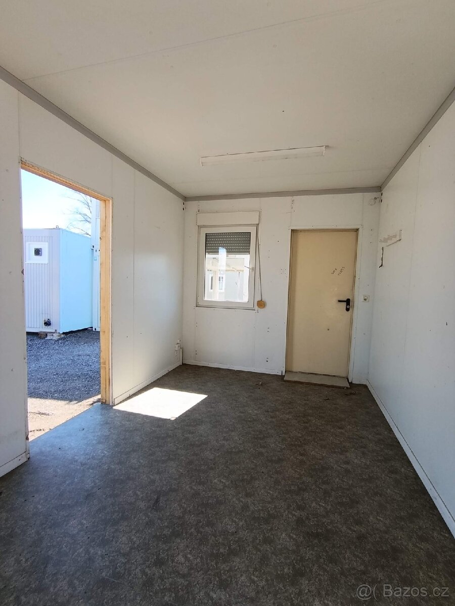 Obytný kontejner 8x3m: kuchyně, WC, sprcha - 3