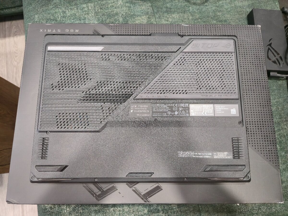 ASUS ROG strix SCAR 15 Ryzen 9 + RTX 3080 - 3