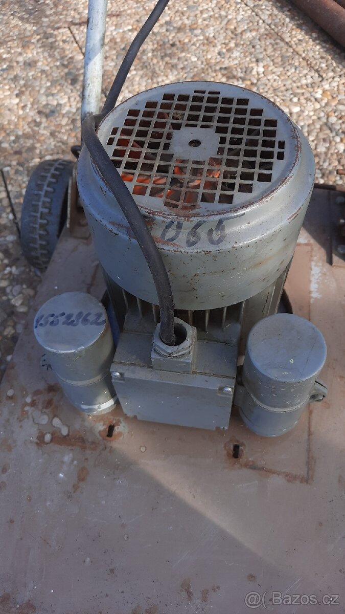 Retro sekačka - 3