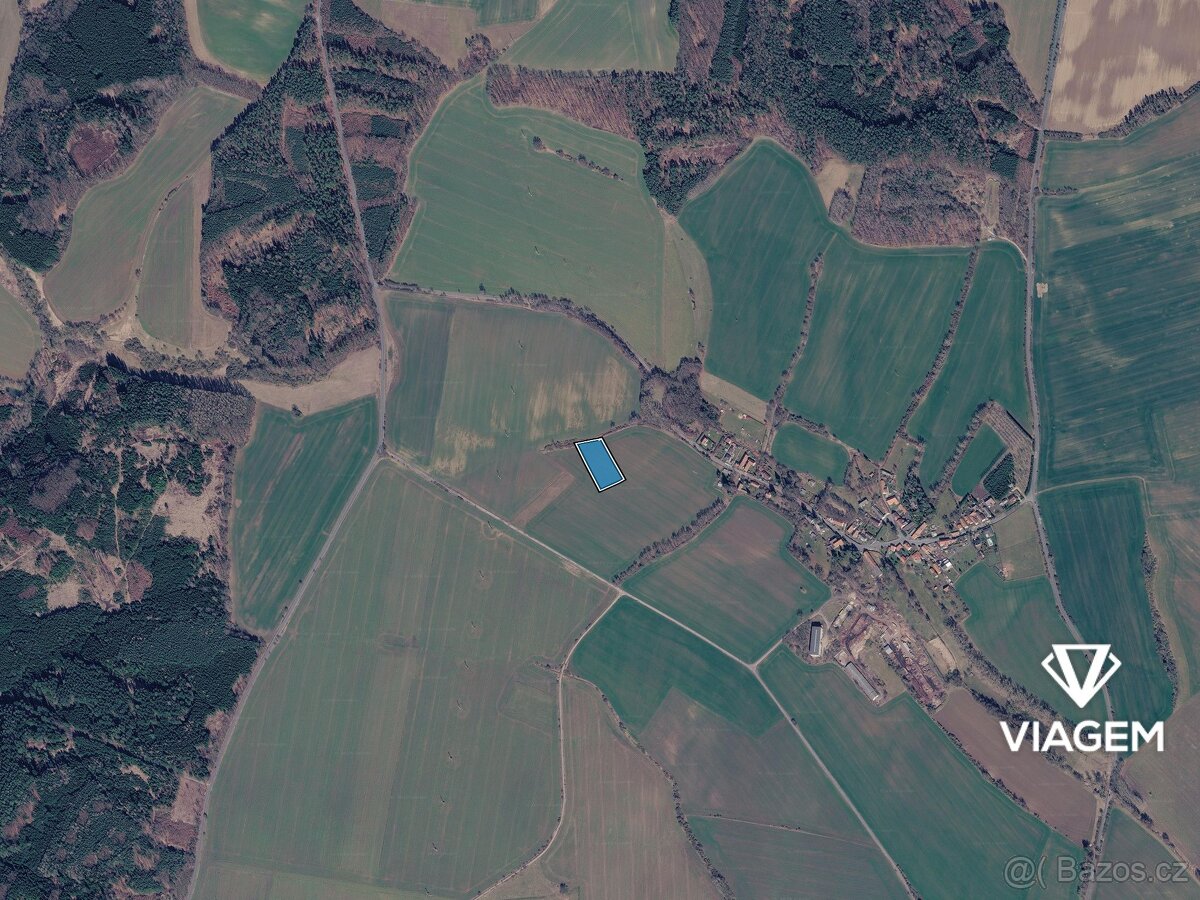 Pole 5 978 m² - 3