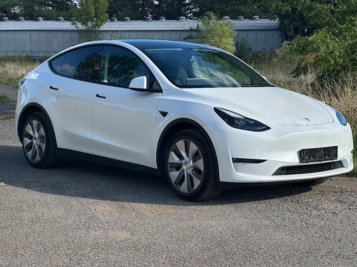 Tesla Model Y Long Range 2022 100 tis. km AMD Ryzen - 3