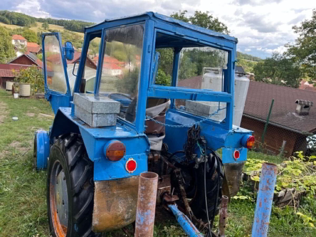 Zetor 3511 s STK s vlečkou - 3