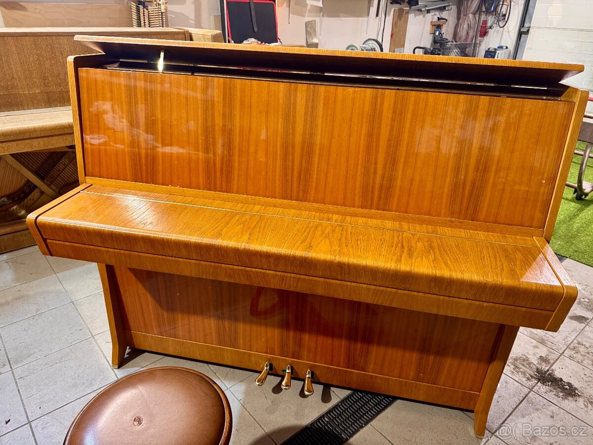 Pianino - klavír Petrof 114 K1 - 3