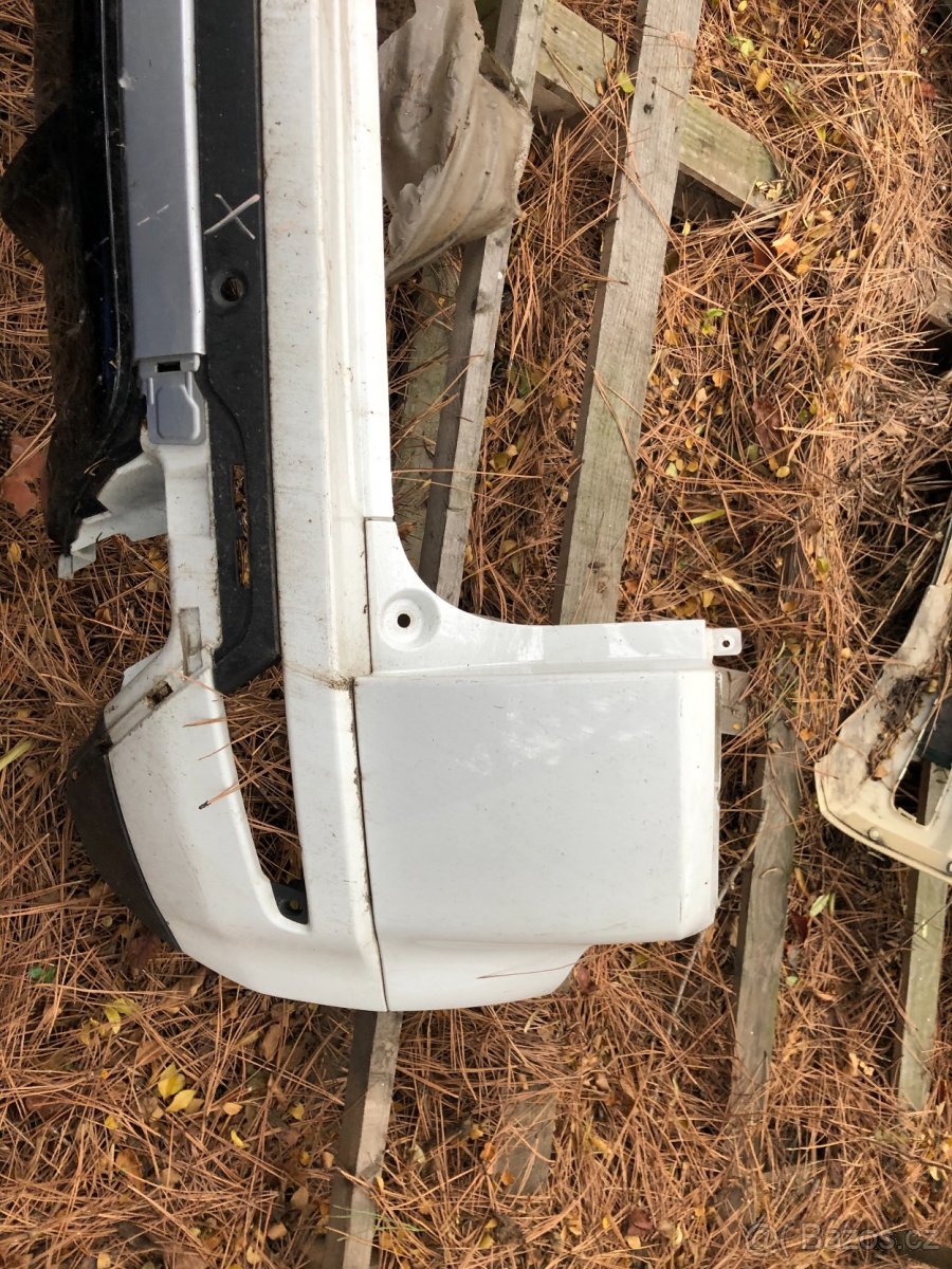 Range Rover Evogue zadní nárazník. - 3