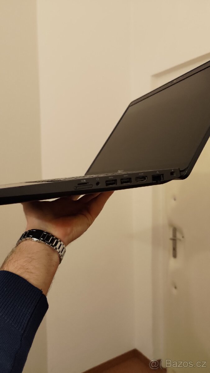 Dell letitude 5501 i7 9gen 16 gb rám - 3